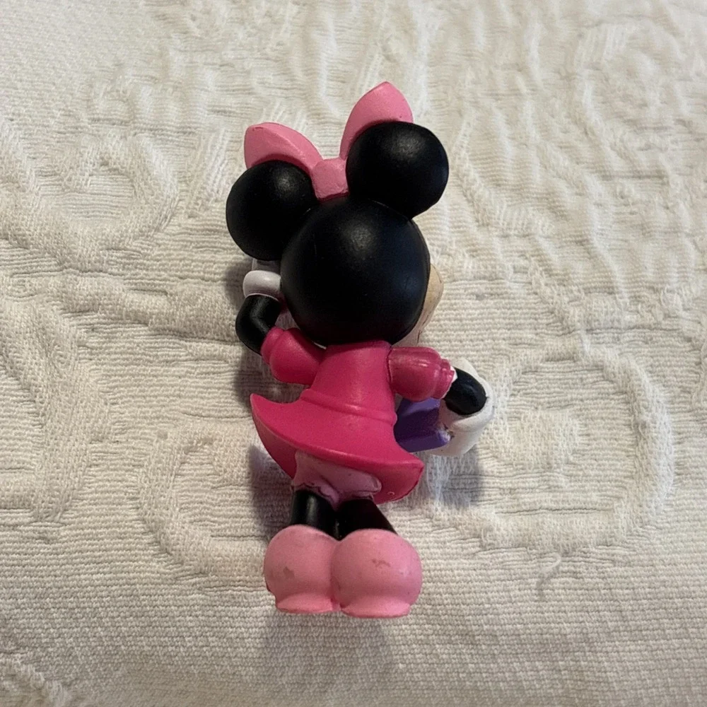 Disney Figurine 2